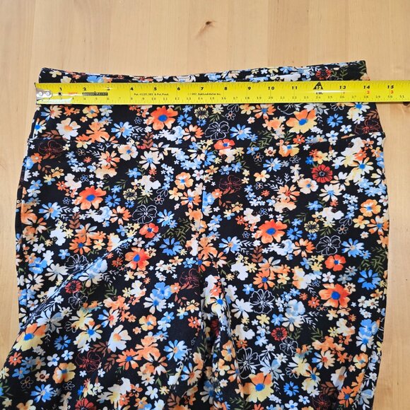 No Boundaries Floral Print on Black Stretch Flared Leggings Sz Large 11-13 - Picture 5 of 7